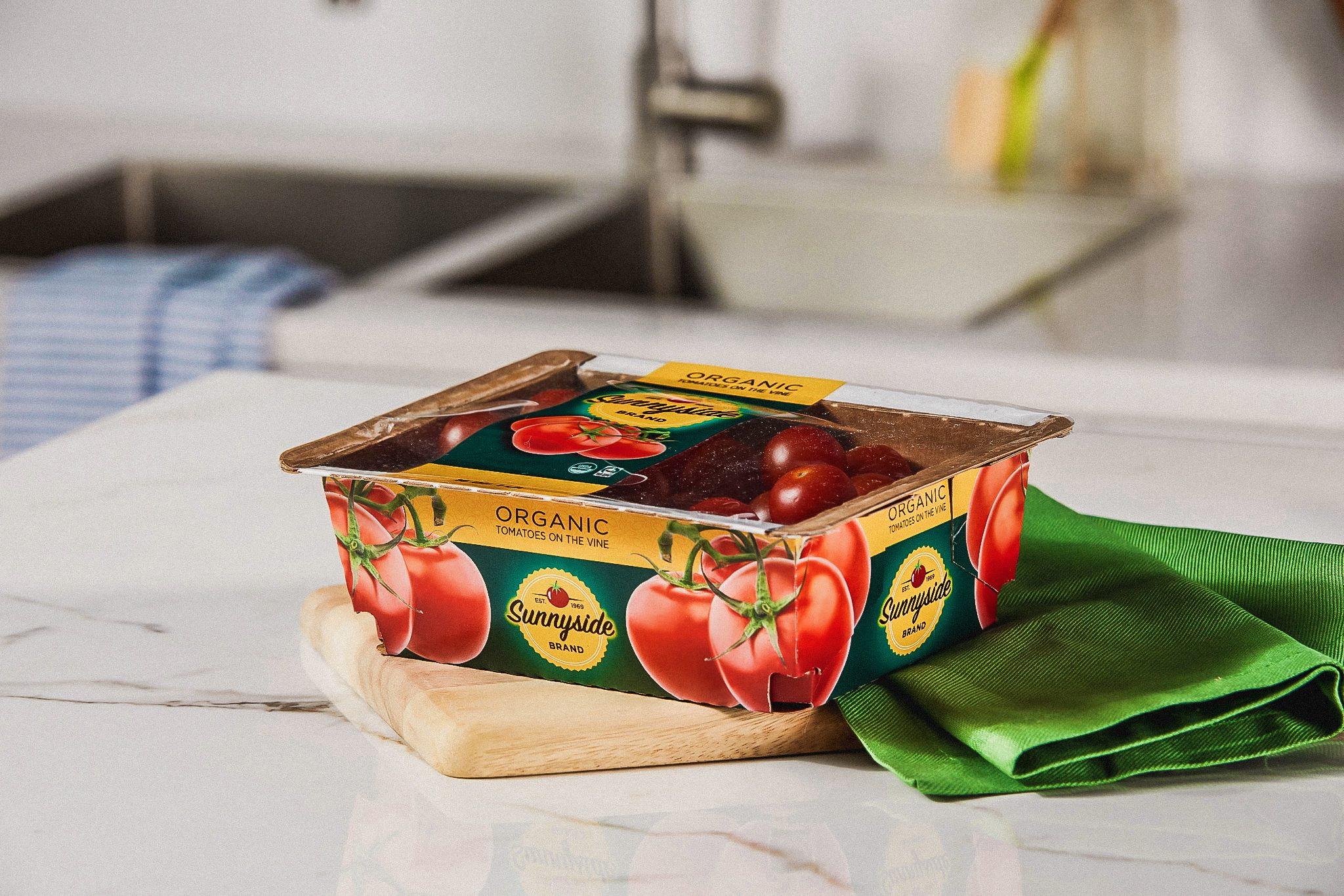 Canastilla ProducePack™; empaque de productos agrícolas en canastilla para tomates en rama