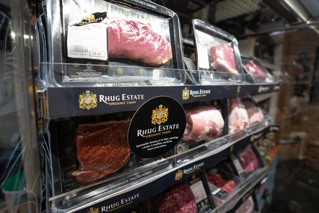 Rhug Estate Organic Farm reduce el plástico de un solo uso para su gama de carne orgánica